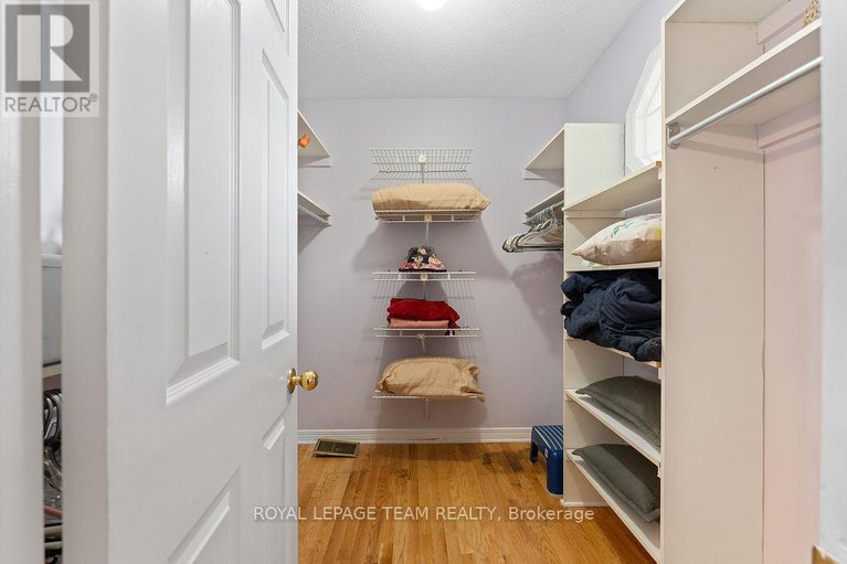 29015991/2684-violet-street/britannia/ottawa/ontario/K2B6X2_27