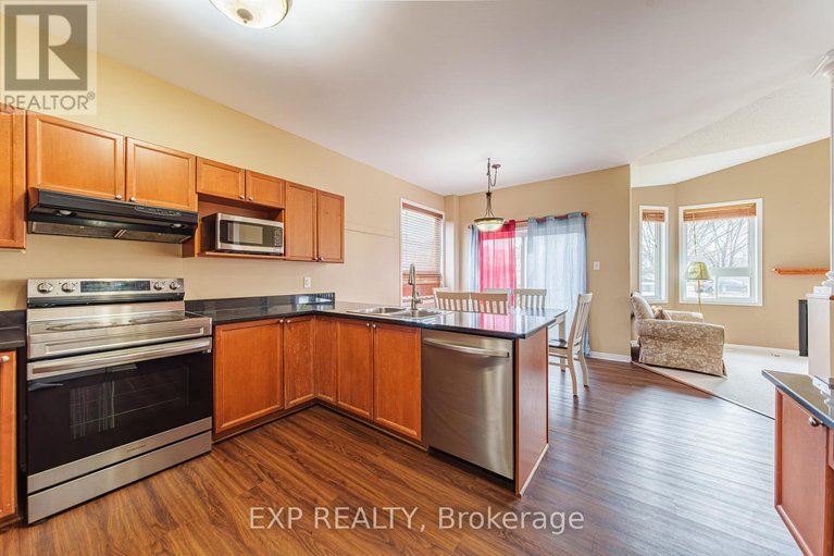 29636240/356-west-ridge-drive/stittsville-south/ottawa/ontario/K2S2G8_8