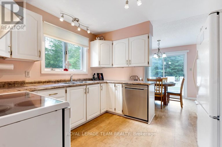 29638663/17-maric-trail/kemptville/north-grenville/ontario/K0G1J0_11