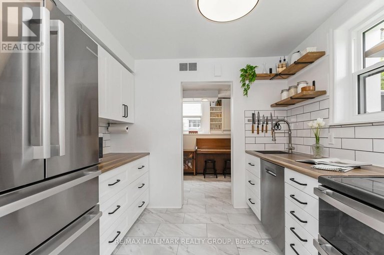 29518318/1225-foxbar-avenue/ellwood/ottawa/ontario/K1V6V4_15