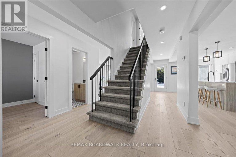 29432300/1535-kamouraska-circle/chateauneuf/ottawa/ontario/K1C3J1_22