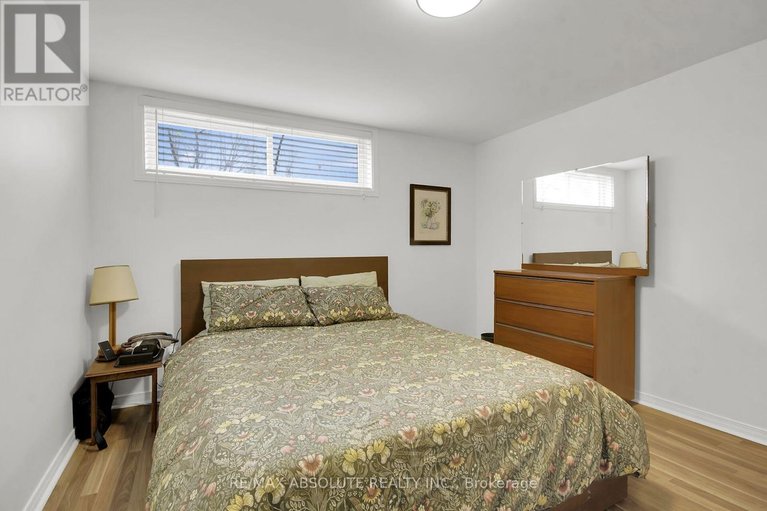 29679102/731-dovercourt-avenue/mckellarhighland/ottawa/ontario/K2A0W9_32