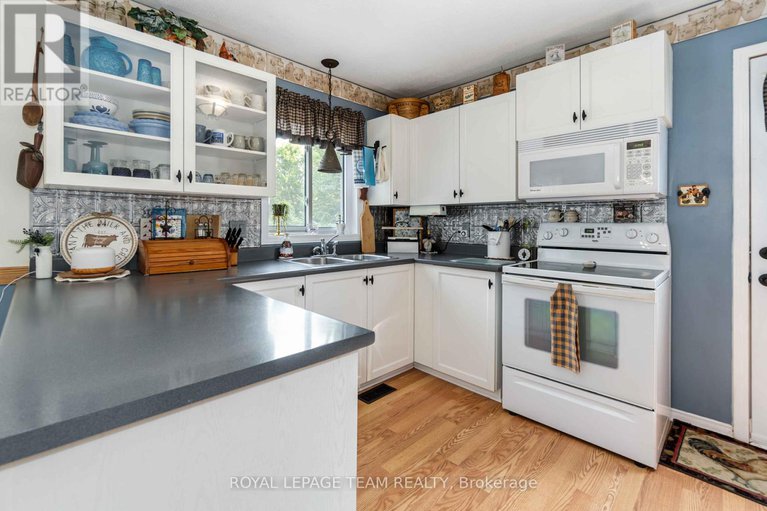 28702600/14-mountain-ash-drive/north-grenville-twp-kemptville-east/north-grenville/ontario/K0G1J0_10
