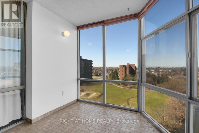 29628512/909-2759-carousel-crescent/emerald-woodssawmill-creek/ottawa/ontario/K1T2N5_16