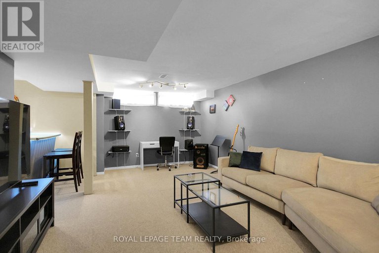 28518237/102-longshire-circle/longfields/ottawa/ontario/K2J4K8_46