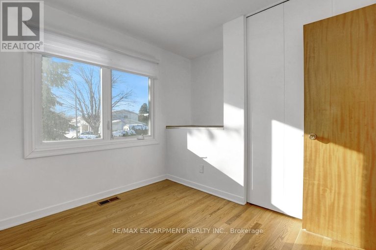 29633937/31-bellfield-street/bayshore/ottawa/ontario/K2B6K7_30