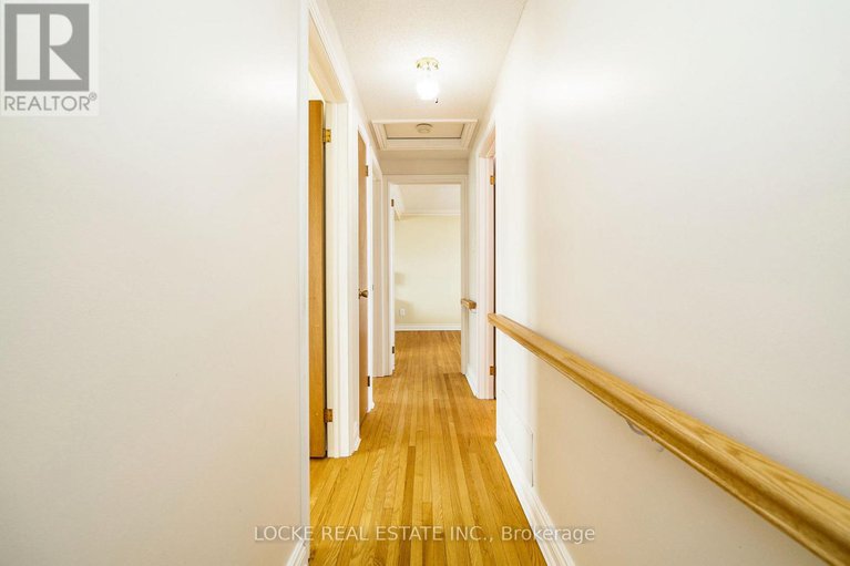 29431769/279-hoylake-crescent/bilberry-creekqueenswood-heights/ottawa/ontario/K1E1M1_23