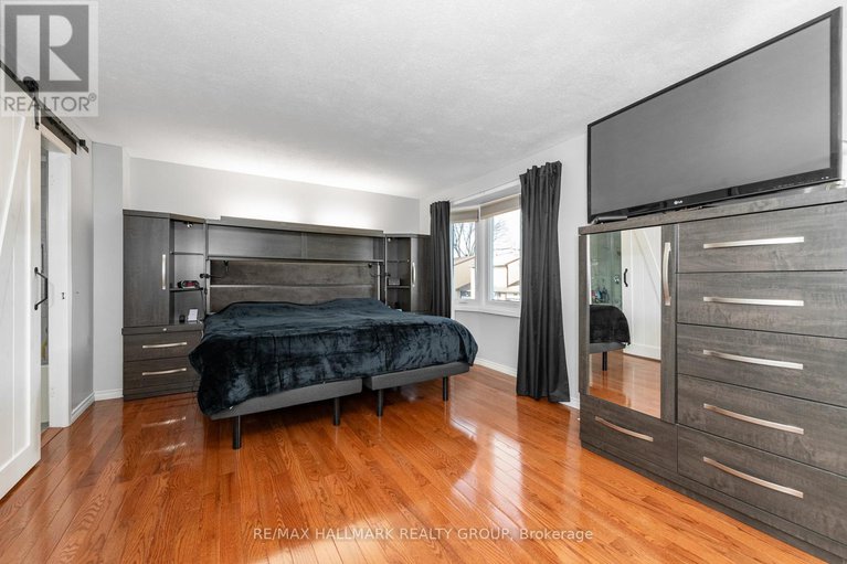 29126203/1803-lamoureux-drive/queenswood-heights-south/ottawa/ontario/K1E2H3_21