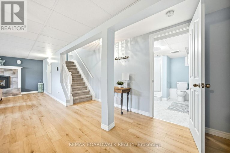 29538006/121-stamford-drive/drummond-n-elmsley-drummond-twp/drummondnorth-elmsley/ontario/K7H3C1_23