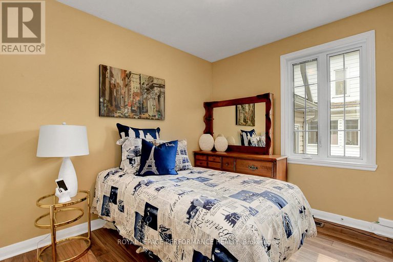 28439854/583-donald-street/overbrookcastle-heights/ottawa/ontario/K1K1L5_22