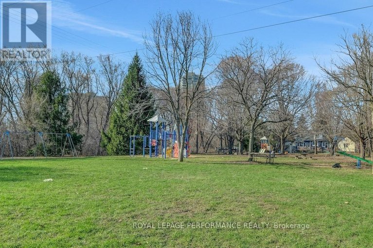 29647561/1638-abbey-road/riverview-park/ottawa/ontario/K1G0H3_45