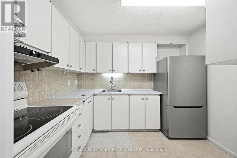 29435798/315-1100-ambleside-drive/woodroffe/ottawa/ontario/K2B8G6_14