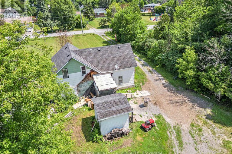 28614640/145-sarah-street-e/mcnabbraeside-twps/mcnabbraeside/ontario/K0A1G0_5