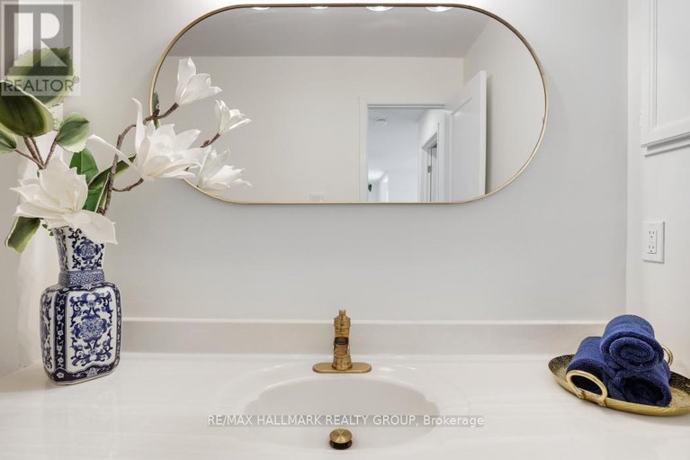 28435230/8-3-stonebank-crescent/westcliffe-estates/ottawa/ontario/K2H9M2_28