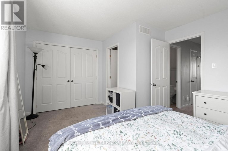 29678244/783-nesting-way/fallingbrookgardenway-south/ottawa/ontario/K4A3X6_18