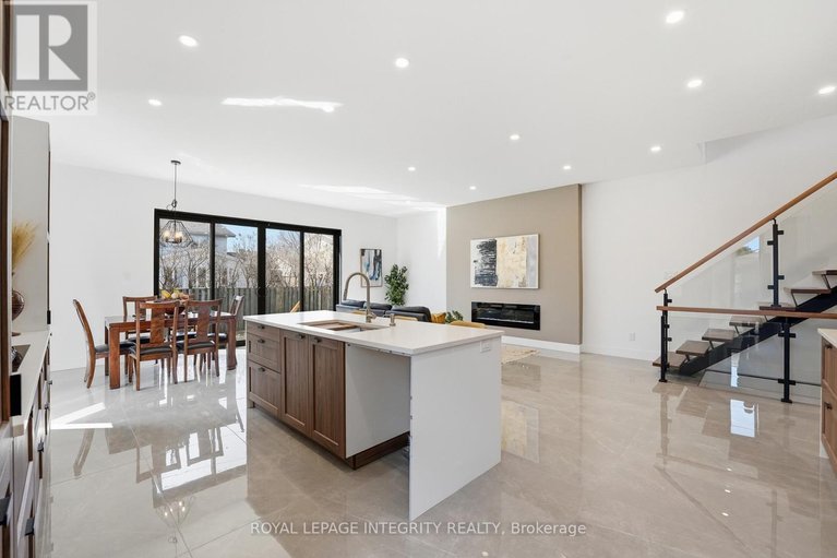 29663854/984-watson-street/fairfield-heights/ottawa/ontario/K2B6C2_12