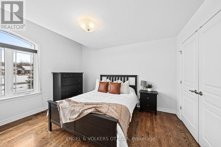 29679359/5579-lombardy-drive/osgoode/ottawa/ontario/K0A2W0_21
