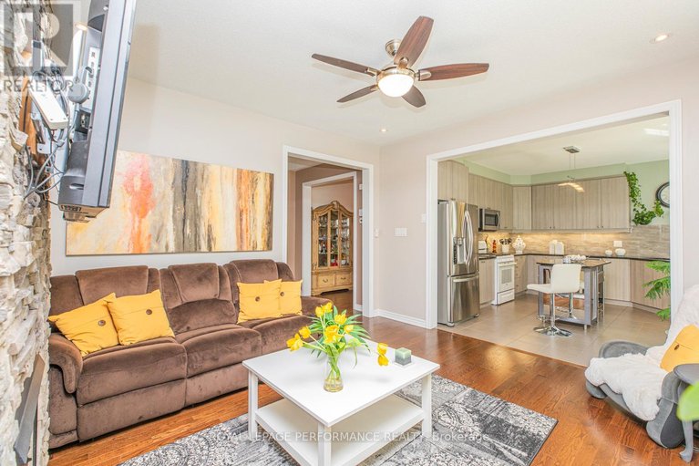 29592529/30-summitview-drive/emerald-meadowstrailwest/ottawa/ontario/K2M2V9_13