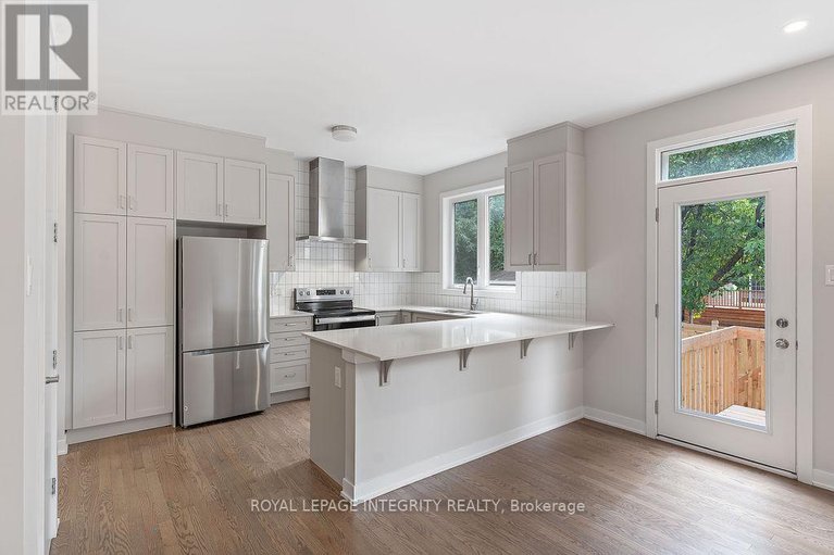 28798690/255-falsetto-street/mer-bleuebradley-estatesanderson-park/ottawa/ontario/K1W1E9_7