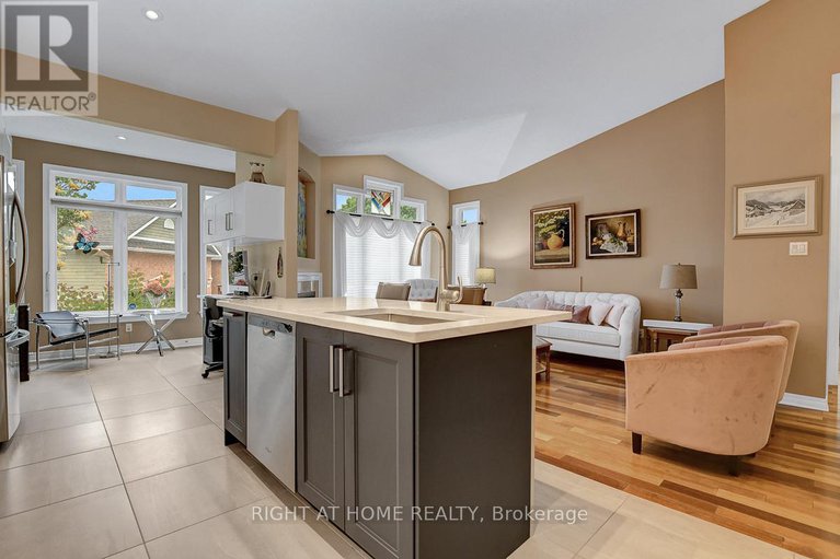 28557932/36-sable-run-drive/stittsville-central/ottawa/ontario/K2S1W8_14