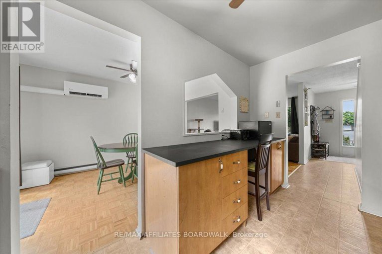 28397301/40-3239-bannon-way/blossom-parkkemp-parkfindlay-creek/ottawa/ontario/K1T1T2_11