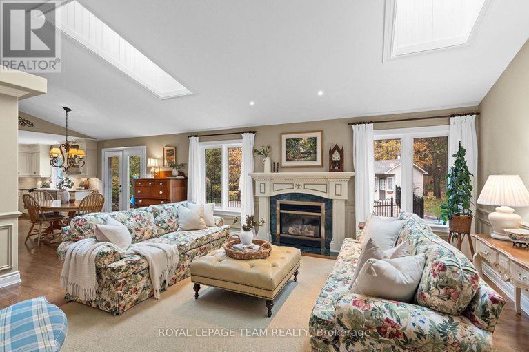 29034501/6437-waddion-drive/greely/ottawa/ontario/K4P1E7_6