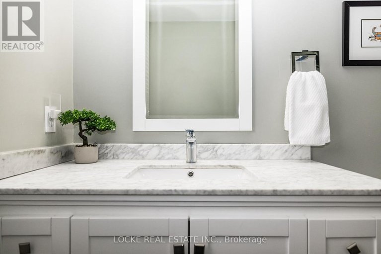 29449674/6492-waddion-drive/greely/ottawa/ontario/K4P1E7_60