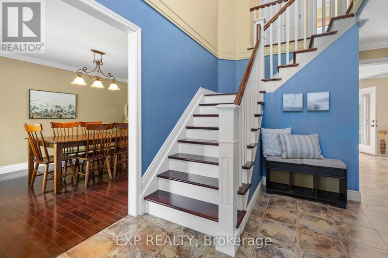 28792701/8325-albert-bouwers-circle/osgoode-twp-north-of-reg-rd-6/ottawa/ontario/K0A2P0_12