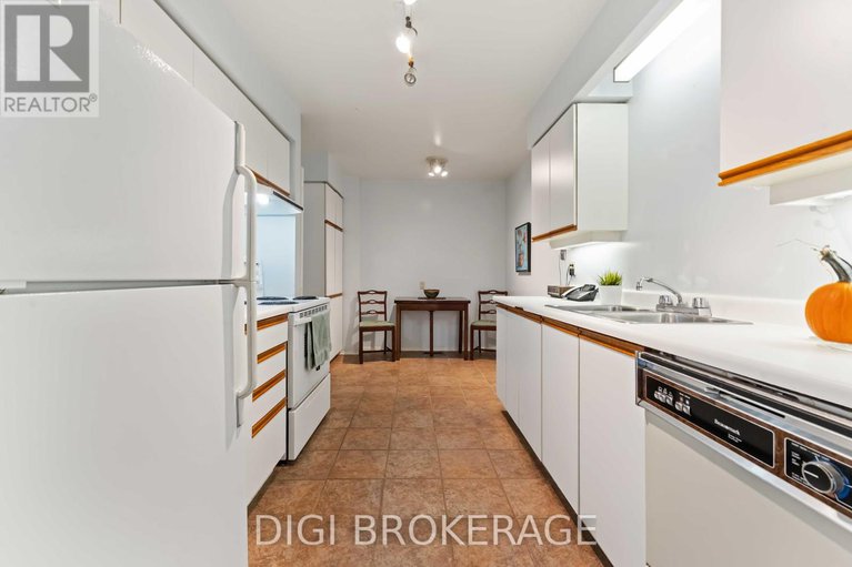28971569/28-710-coronation-avenue/riverview-park/ottawa/ontario/K1G4G7_14