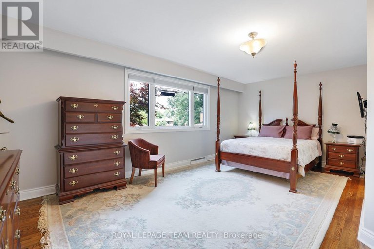 28584600/1939-wembley-avenue/carlingwood/ottawa/ontario/K2A1A8_23