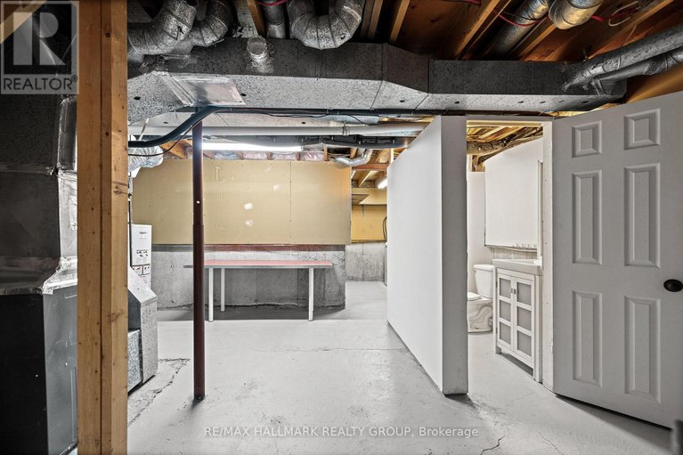 29300116/1083-millwood-court/convent-glen-north/ottawa/ontario/K1C3E9_35