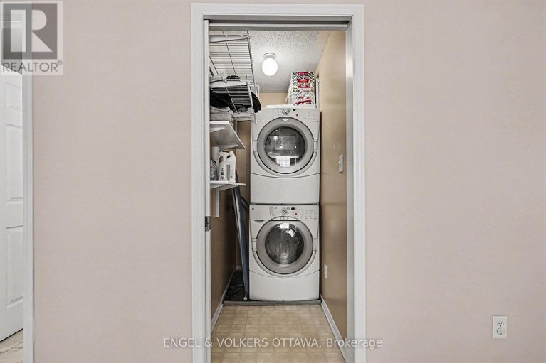 29647563/135-lockhaven-private/stonebridge/ottawa/ontario/K2J5L6_28