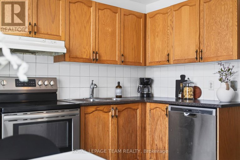 29305837/37-flowertree-crescent/emerald-meadowstrailwest/ottawa/ontario/K2M2R8_23