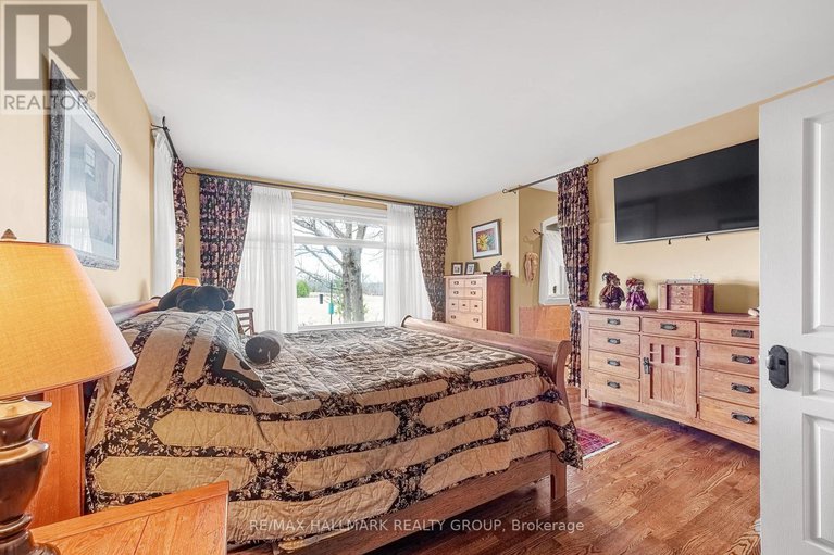 28343367/6980-mansfield-road/btwn-franktown-rd-fallowfield-rd/ottawa/ontario/K2S1B8_29