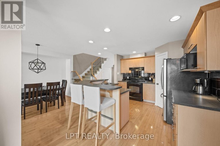 29592381/485-grey-seal-circle/riverside-southgloucester-glen/ottawa/ontario/K1V2H7_12