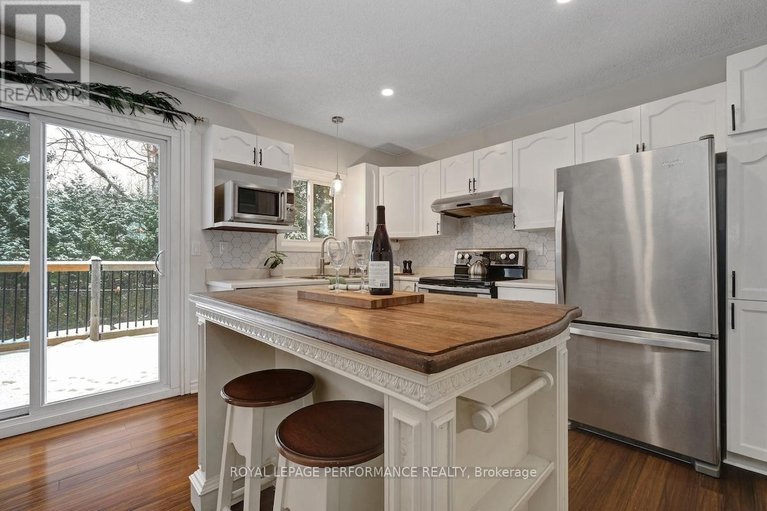 29180735/552-loucks-drive/village-of-russell/russell/ontario/K4R1B6_15