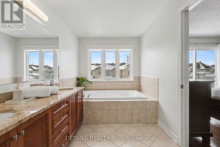 29483719/112-whispering-winds-street/mer-bleuebradley-estatesanderson-park/ottawa/ontario/K1W0B7_17