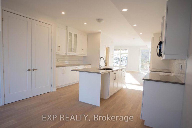 29404644/236-woodroffe-avenue-n/woodroffe/ottawa/ontario/K2A3V4_5