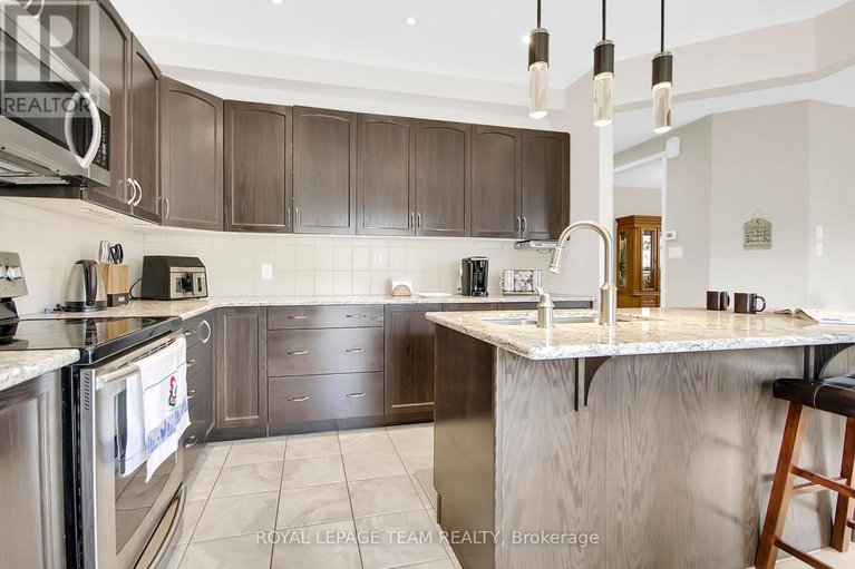 28640843/217-balikun-heights/emerald-meadowstrailwest/ottawa/ontario/K2V0A6_17