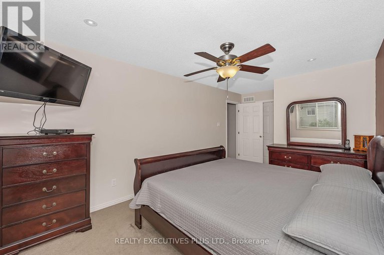 28498185/341-jasper-crescent/town-of-rockland/clarence-rockland/ontario/K4K0C9_18