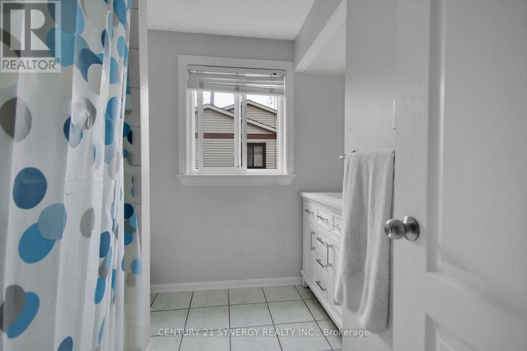 28283837/19-seabrooke-drive/glencairnhazeldean/ottawa/ontario/K2L2H8_25