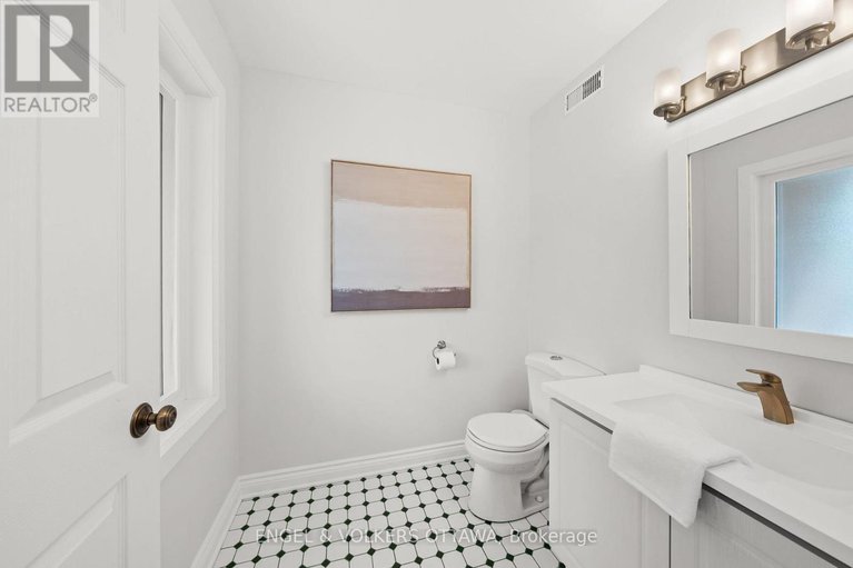 29593963/129-corvinelli-crescent/village-of-russell/russell/ontario/K4R1G4_17