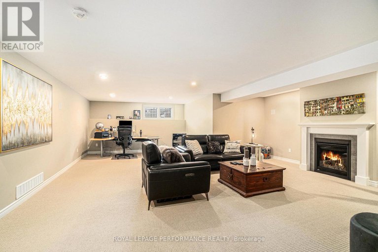 28336661/82-kayenta-street/remainder-of-stittsville-area/ottawa/ontario/K2S2K7_31