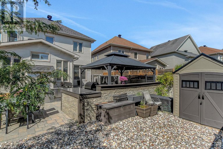 28863852/1916-montmere-avenue/notting-hillsummerside/ottawa/ontario/K4A0E7_46