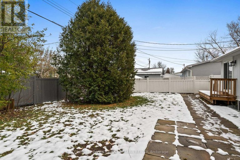 29689692/351-amiens-street/bilberry-creekqueenswood-heights/ottawa/ontario/K1E1P1_46