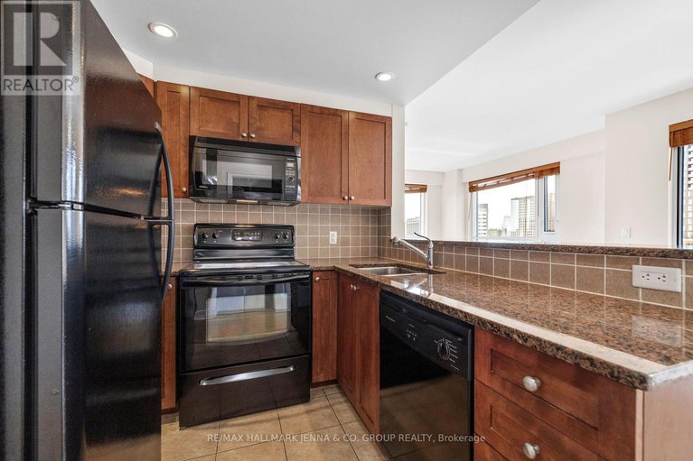 28054835/1104-200-besserer-street/sandy-hill/ottawa/ontario/K1N0A7_6