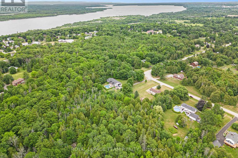 28532588/104-burns-drive/mcnabbraeside-twps/mcnabbraeside/ontario/K0A1G0_29