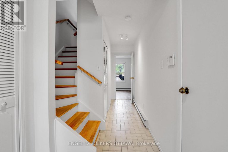28416744/1089-borden-side-road/carleton-heights/ottawa/ontario/K2C3P3_20