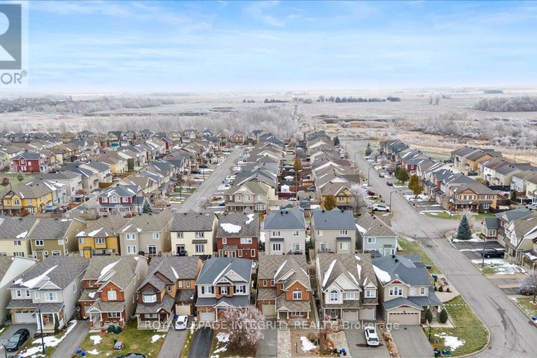 29135585/578-sunlit-circle/notting-hillsummerside/ottawa/ontario/K4A0V4_47