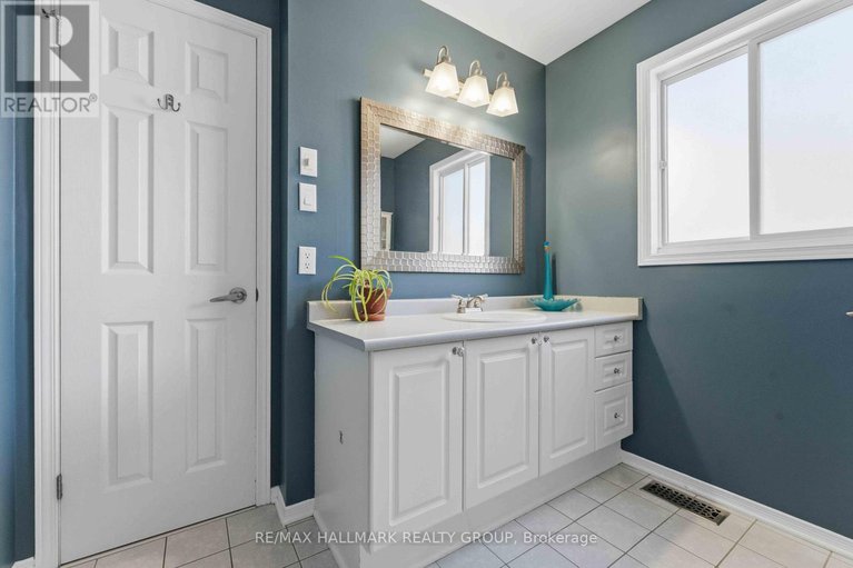 29047250/661-arc-en-ciel-street/fallingbrookgardenway-south/ottawa/ontario/K4A3H8_32